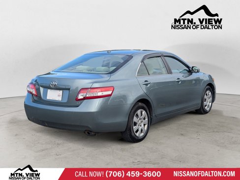 Used 2011 Toyota Camry LE image 7