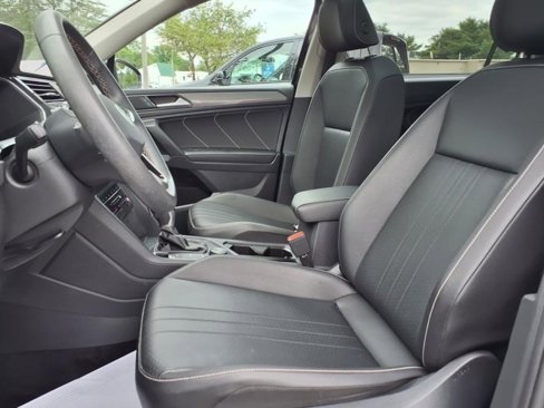 Used 2022 Volkswagen Tiguan SE image 13