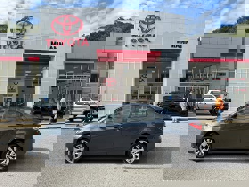 Used 2016 Toyota Corolla image 1