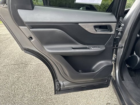 Used 2017 Jaguar F-PACE S image 38