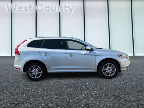 Used 2015 Volvo XC60 T5 Platinum image 2