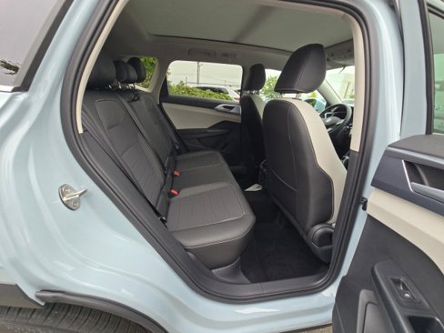 New 2025 Volkswagen Taos SE image 14