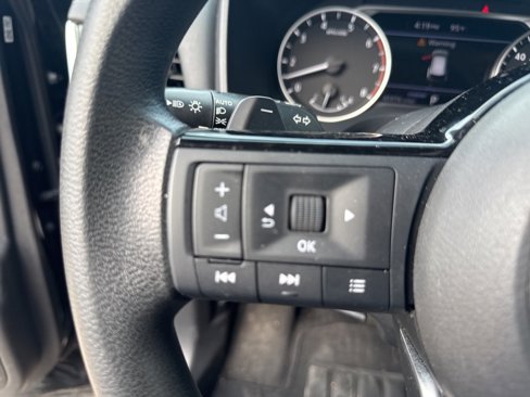 Used 2021 Nissan Rogue SV image 20