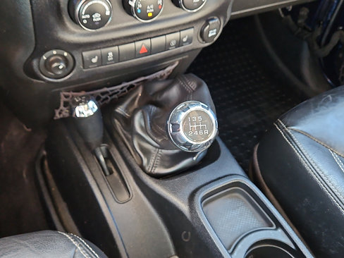 Used 2013 Jeep Wrangler Unlimited Rubicon w/ Connectivity Group image 15