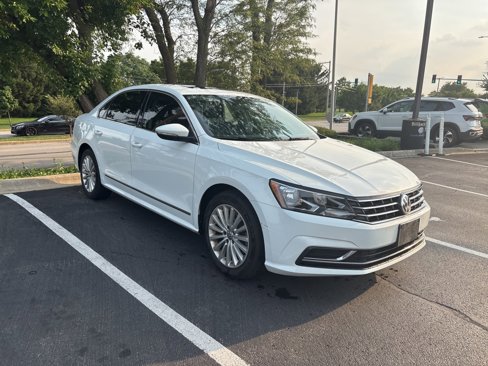 Used 2016 Volkswagen Passat 1.8T SE image 4