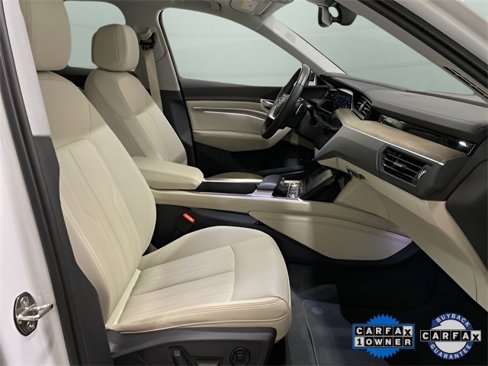 Used 2021 Audi e-tron Premium Plus w/ Premium Plus Package image 24