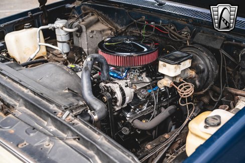 Used 1985 Chevrolet Suburban 2WD image 20