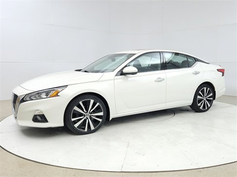 Used 2019 Nissan Altima 2.5 Platinum image 3