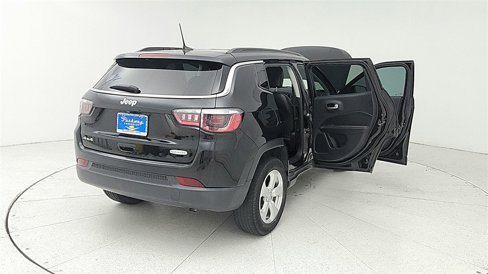 Used 2020 Jeep Compass Latitude image 11