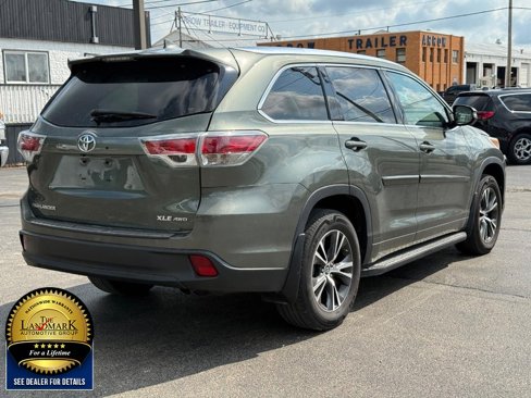 Used 2016 Toyota Highlander XLE image 3