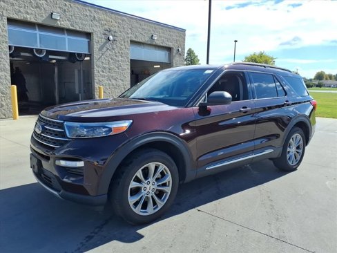Used 2023 Ford Explorer XLT w/ Equipment Group 202A image 7