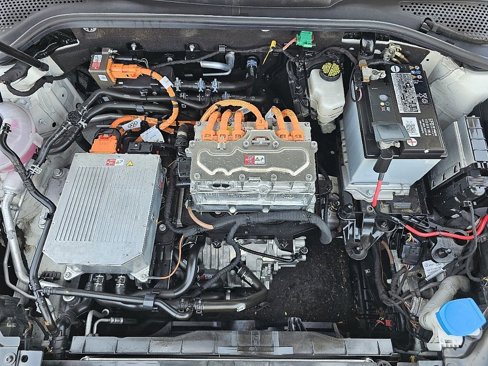 Used 2019 Volkswagen e-Golf SE w/ Driver Assistance Package image 17