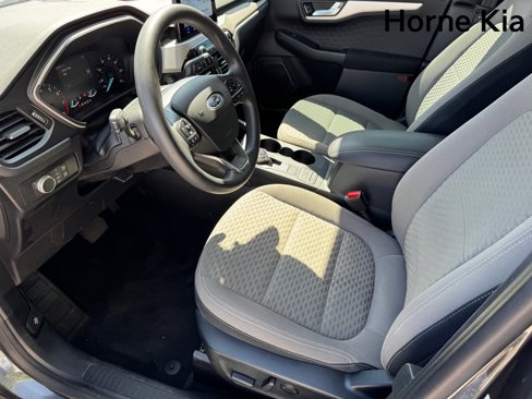 Used 2020 Ford Escape SE image 9