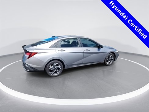 Used 2025 Hyundai Elantra Sport image 8