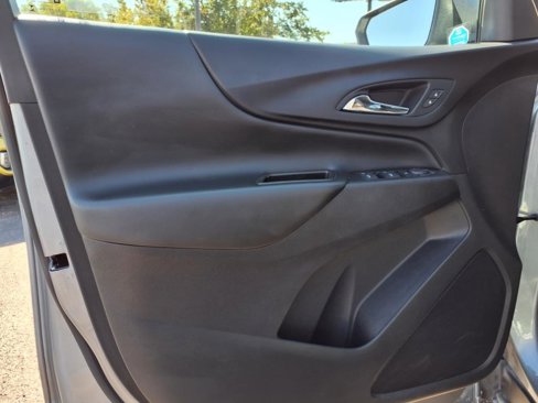 Used 2023 Chevrolet Equinox LT image 12