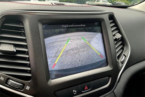 Used 2020 Jeep Cherokee Trailhawk image 14