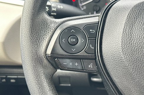 Used 2022 Toyota Corolla LE image 28