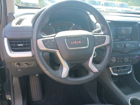 Used 2022 GMC Terrain SLE w/ Driver Convenience Package image 9