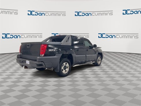 Used 2003 Chevrolet Avalanche 4x4 w/ Suspension Package, Off-Road image 8