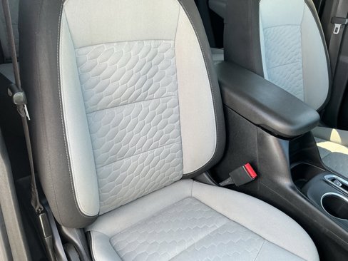 Used 2020 Chevrolet Equinox LT w/ Driver Convenience Package image 28