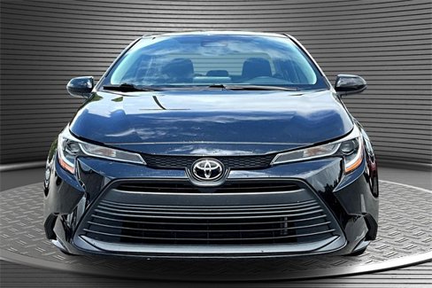 Used 2024 Toyota Corolla LE image 2