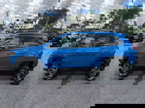 Used 2020 Jeep Cherokee Trailhawk w/ Cold Weather Group image 8