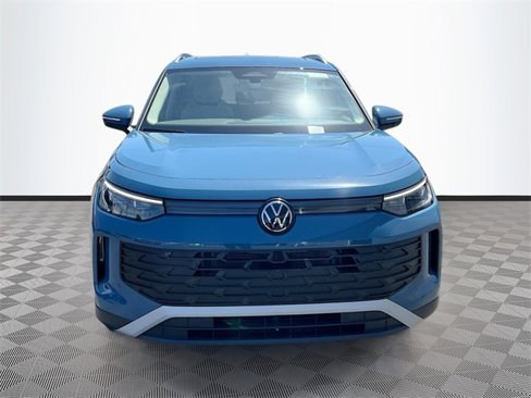 New 2025 Volkswagen Tiguan SE image 2