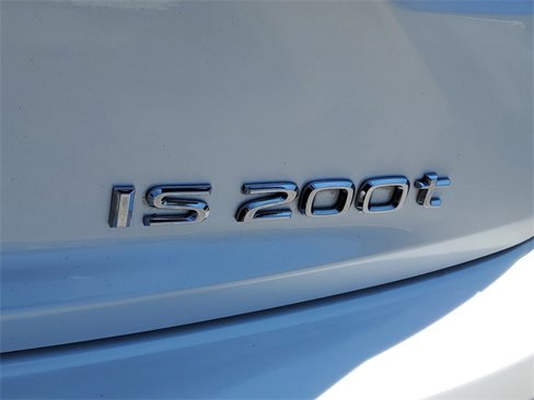 Used 2016 Lexus IS 200t image 9