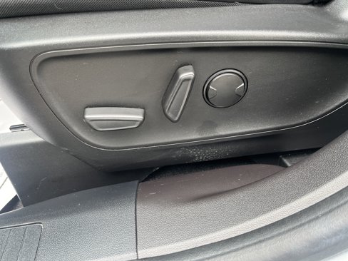 Used 2023 Ford Escape SE image 9