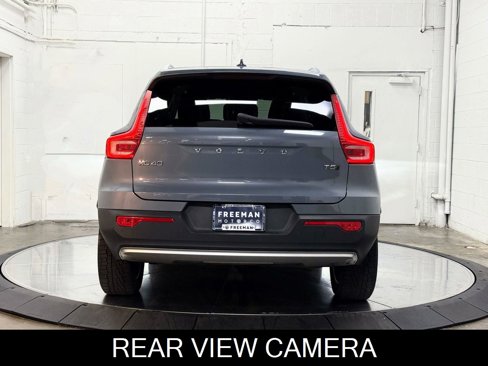 Used 2021 Volvo XC40 T5 Momentum image 7