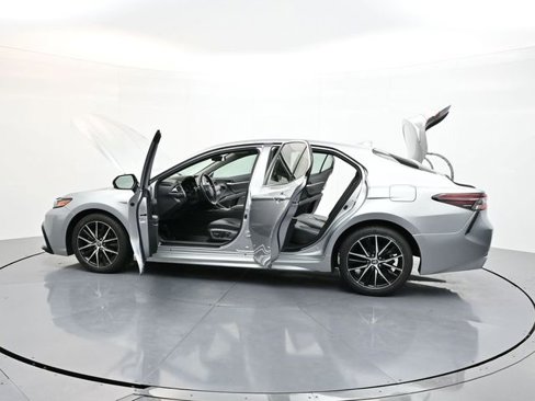 Used 2021 Toyota Camry SE image 44