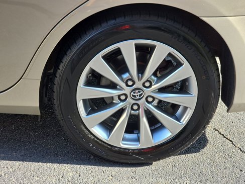 Used 2016 Toyota Camry XLE image 31