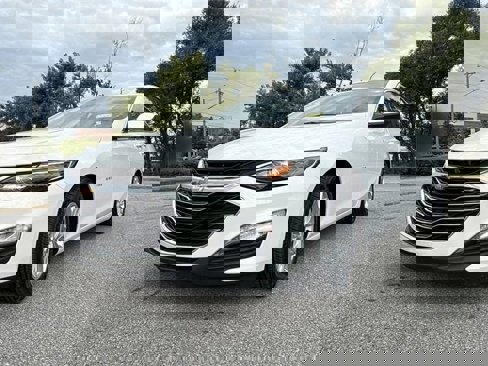 Used 2022 Chevrolet Malibu LT image 1