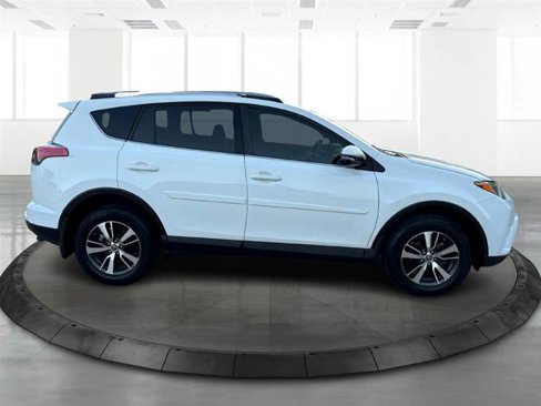 Used 2018 Toyota RAV4 Adventure image 4