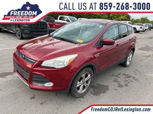 Used 2015 Ford Escape SE image 1