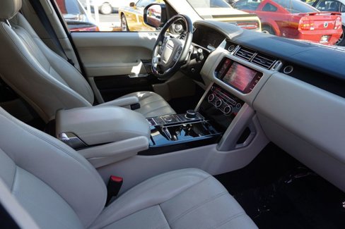 Used 2014 Land Rover Range Rover HSE image 12