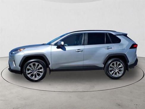 Used 2019 Toyota RAV4 XLE Premium image 8