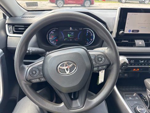 Used 2024 Toyota RAV4 LE image 15
