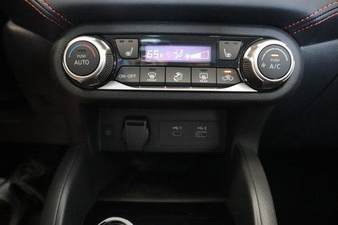New 2025 Nissan Versa SR w/ Trunk Package image 28