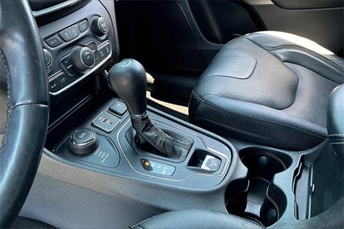 Used 2021 Jeep Cherokee Latitude Lux image 19