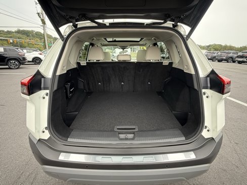 Certified 2021 Nissan Rogue SV w/ Premium Package image 19