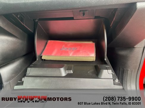 Used 2015 Jeep Renegade Latitude w/ Popular Equipment Group image 29