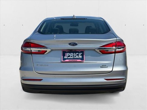 Used 2020 Ford Fusion SE image 6