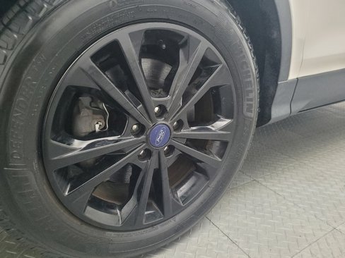 Used 2017 Ford Escape SE w/ SE Cold Weather Package image 31