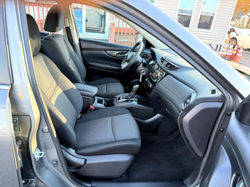 Used 2017 Nissan Rogue S image 42