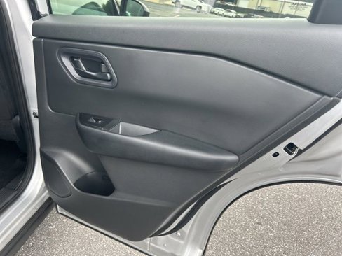 Used 2024 Nissan Rogue S image 30