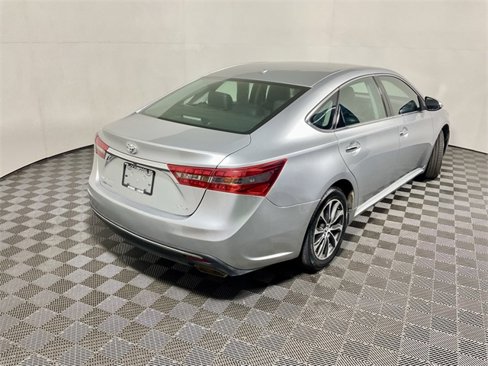 Used 2016 Toyota Avalon XLE image 16