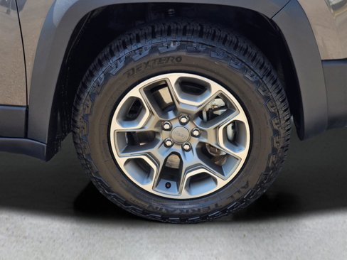 Used 2022 Jeep Cherokee Trailhawk w/ Sound & Nav Group image 34