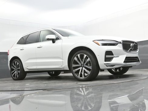 Certified 2023 Volvo XC60 B5 Ultimate w/ Protection Package Premier image 21