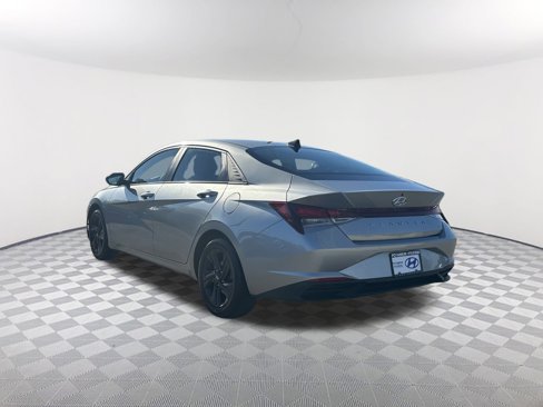 Used 2023 Hyundai Elantra SEL image 9